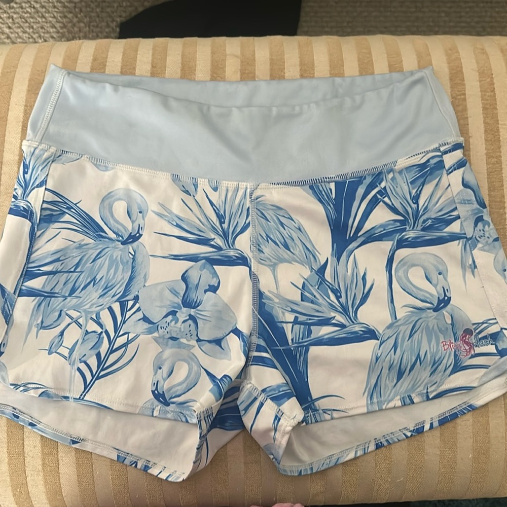 Bliss Splash Shorts w/ back zipper pockets
Workout Gym fishing